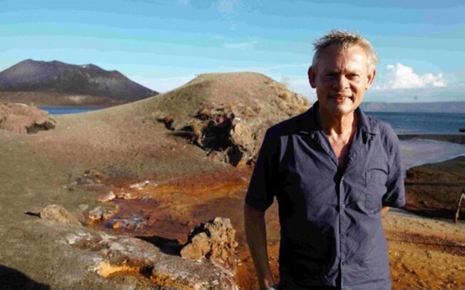 Martin Clunes Islands of the Pacific on ABC